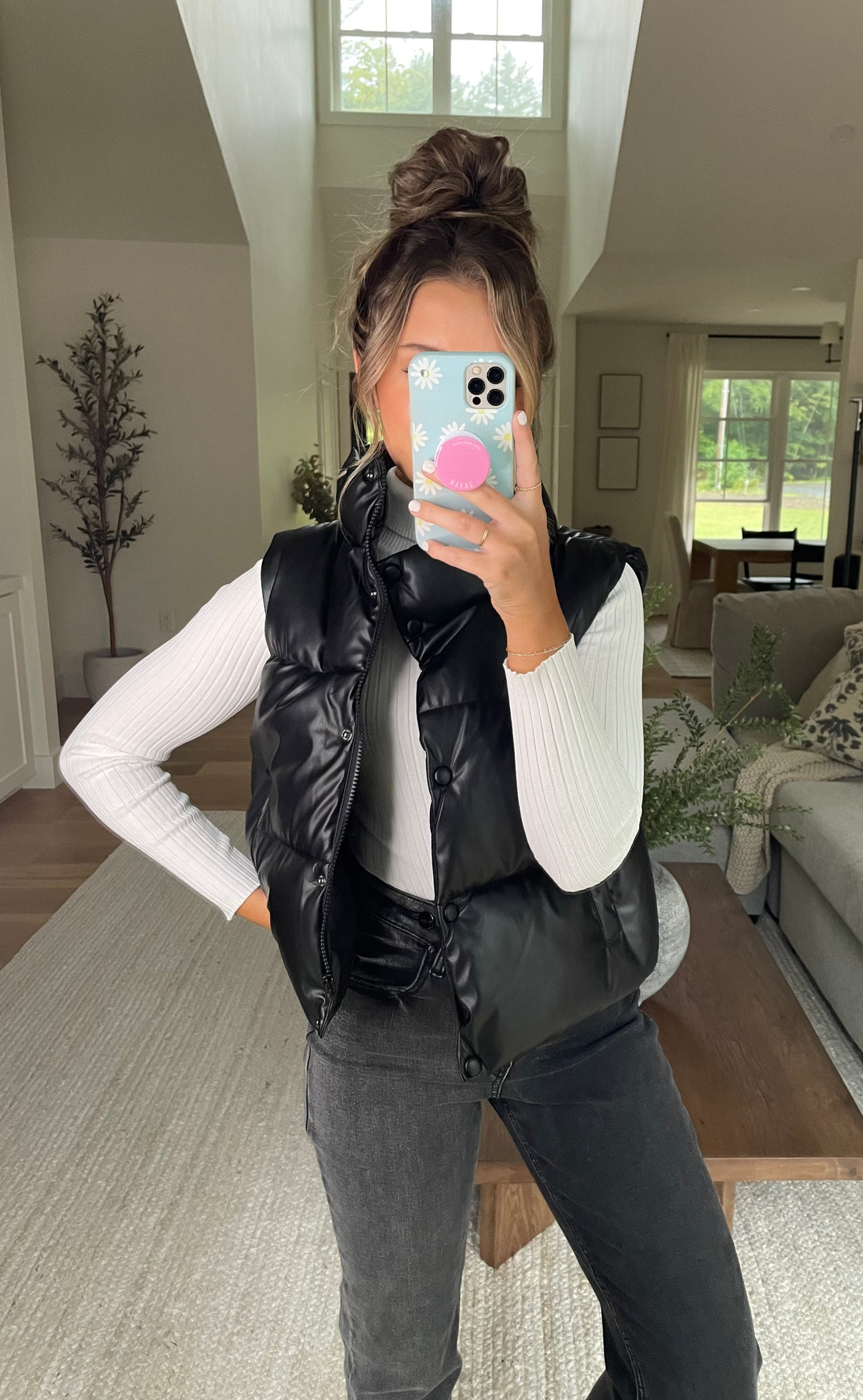 Never Letting Go Black Faux Leather Cropped Puffer Vest – Pink Lily